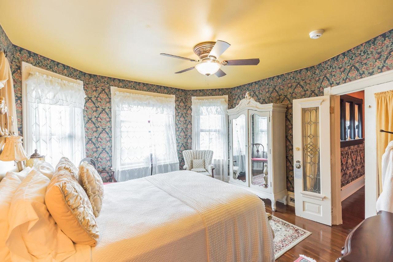 The Inn On Holly B&B Pitman エクステリア 写真